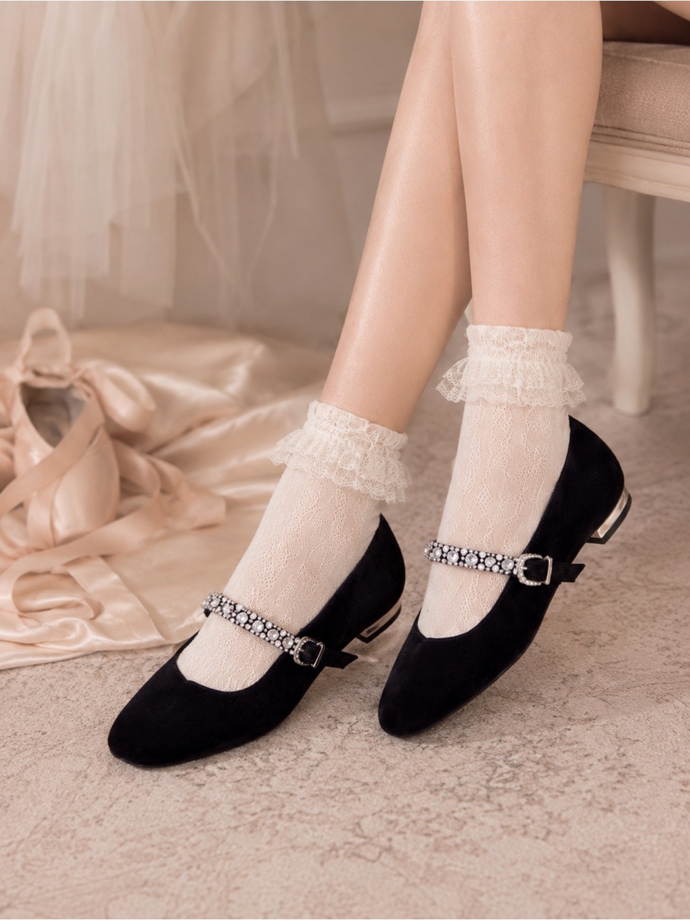 Adrienne Vittadini Velvet Rhinestone Mary Jane Flats Size 7 Coquette